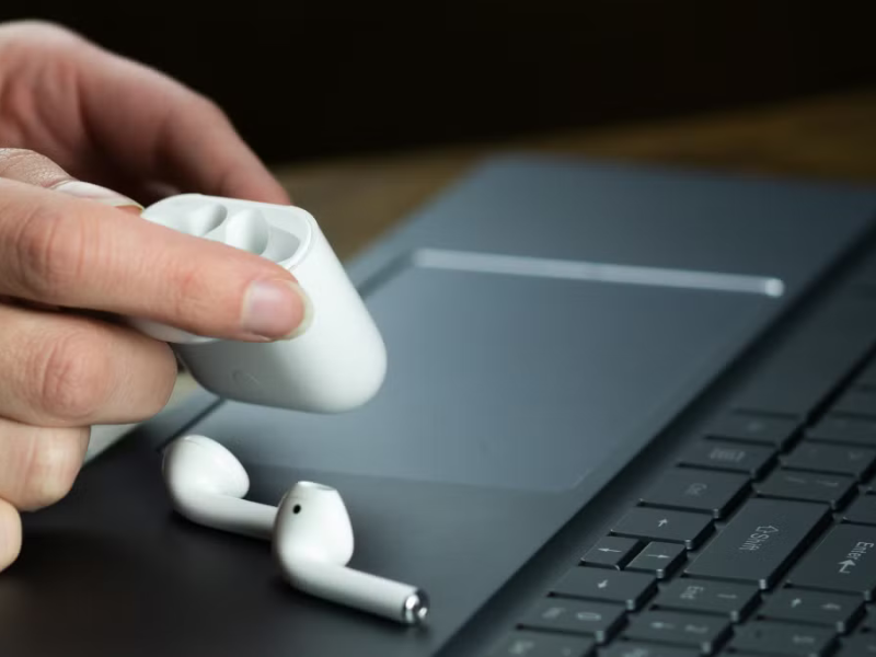 how to connect airpods to laptop