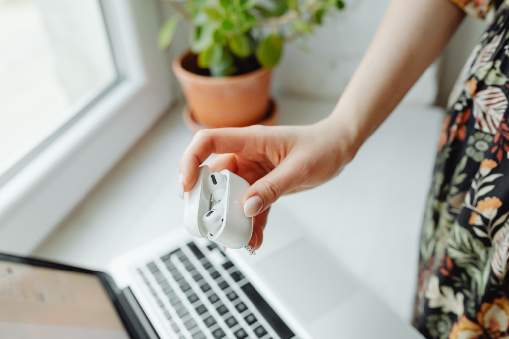 how to connect airpods to laptop